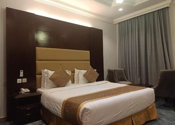 استديو بسرير ماستر وأثاث مريح 