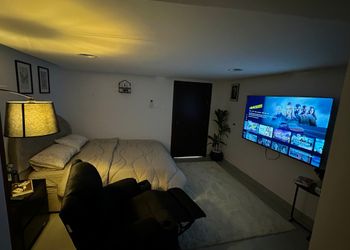 استديو بدخول ذاتي وسرير مريح 