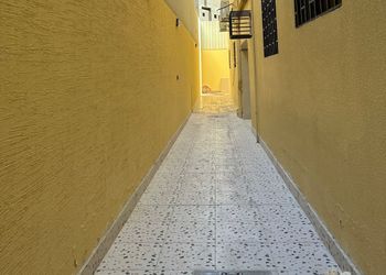 شقة بغرفة جلوس وغرفة نوم 