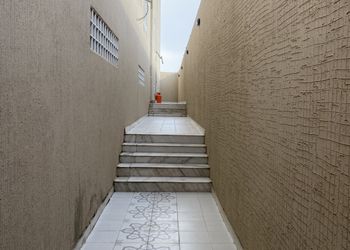 شقة بصالة وغرفتين نوم 