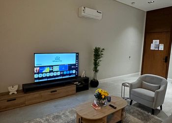 شقة بصالة مريحة ودخول ذاتي 