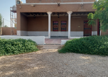 مزرعة بطراز شعبي وملحق خارجي