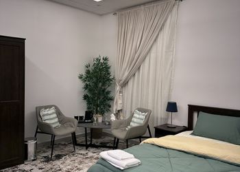 استديو بتصميم انيق ودخول ذاتي