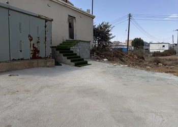 استديو بجلسة خارجية وسرير ماستر 