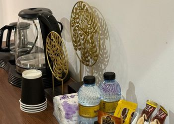 استديو بأثاث مريح وبسيط 