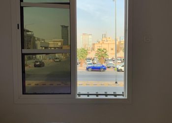 شقة بثلاث غرف نوم وصالة