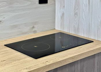 شقة بصالة وثلاث غرف نوم