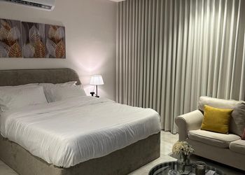 استديو بدخول ذاتي وسرير مريح