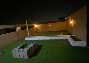 شقة بغرفتين نوم وأثاث مريح