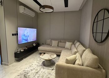 شقة بغرفة معيشة وغرفتين نوم 