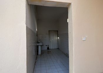 استراحة بمجلس وفناء خارجي 