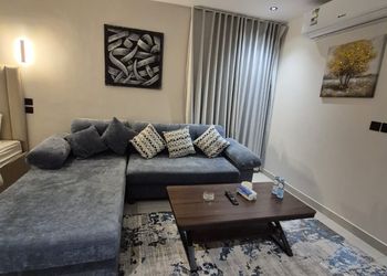 استديو بسريرين فردية وجلسة جانبية