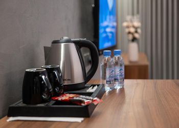 استديو بسرير ماستر وجلسة جانبية 