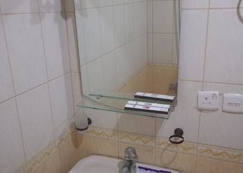استديو بأثاث مريح وبسيط 