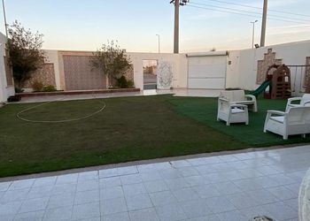شالية بمجلس مطل على المسبح 