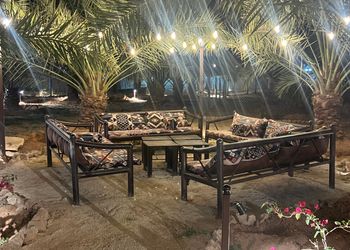 مزرعة بمسبح وموقع مميز
