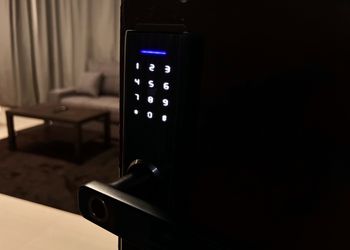 استديو بتصميم انيق ودخول ذاتي
