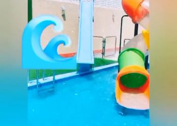 منتجع بمسبحين والعاب مائية 