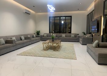 شاليه بمسطح اخضر و مسبح