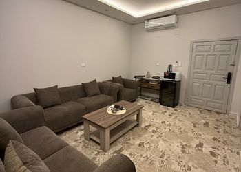 شقة بصالة وغرفة نوم
