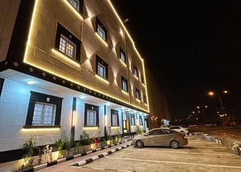 استديو بأثاث مريح وبسيط 