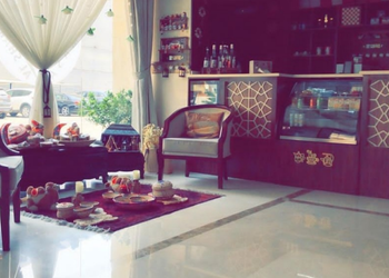 استديو بأثاث مريح وبسيط 