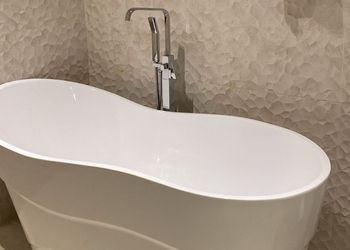 استديو باثاث مريح وبسيط 