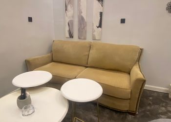 استديو بجلسة جانبية ودخول ذاتي 