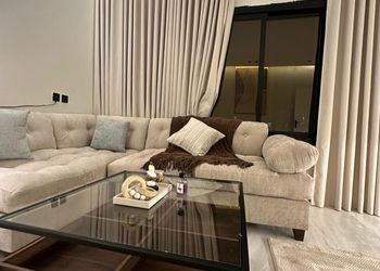 استديو بسرير ماستر وجلسة جانبية 