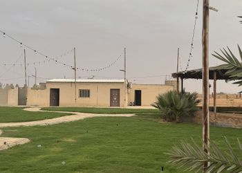 مزرعة بألعاب أطفال