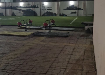 استراحة بمجالس واسعة وألعاب أطفال 