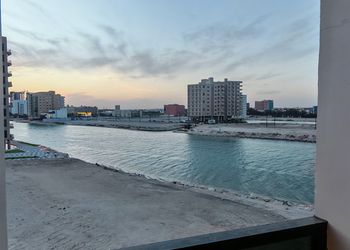 شقة باطلالة على البحر