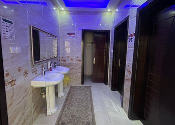 شاليه تصميم واسع ومسبح خارجي 