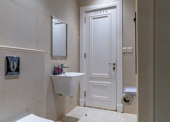 شقة بصالة وغرف نوم