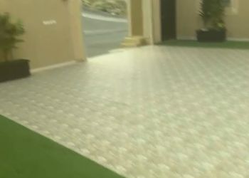 شاليه بجلسة خارجية ومسبح 