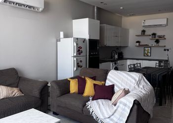 شقة بتصميم أنيق ودخول ذاتي 