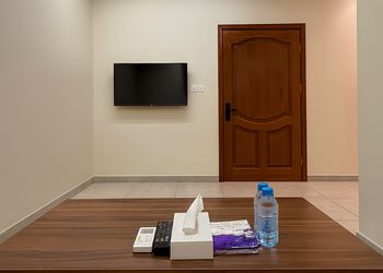 استديو بأثاث مريح وبسيط 