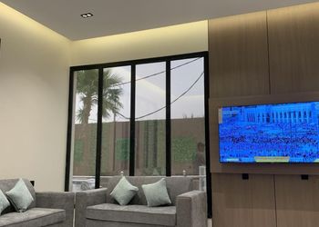 شاليه بمسطح اخضر و مسبح