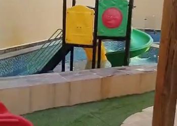 كوخ بمجلس وغرفتين نوم 