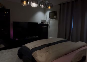 شقة بغرفة نوم وصالة مريحة 