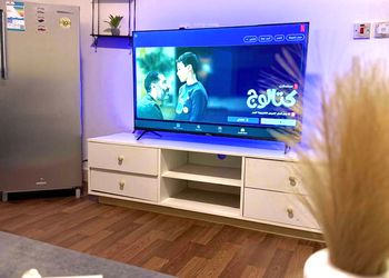 شقة بصالة جلوس ودخول ذاتي