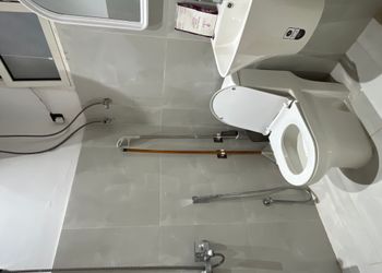 استديو بسرير ماستر وجلسة جانبية 