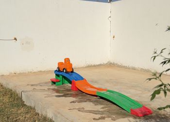 شاليه بمجلس وفناء خارجي
