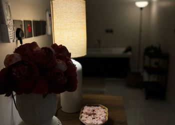 استديو بأثاث مريح وبسيط 