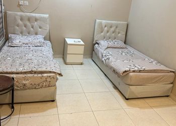 شقة بغرفتين نوم وغرفة جلوس 