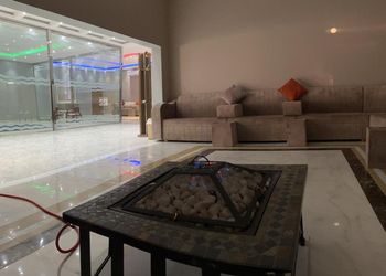 استراحة بألعاب أطفال ومسبح