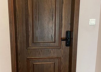 استديو بسرير ماستر وجلسة جانبية 