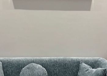 استديو بسرير ماستر وأثاث مريح 