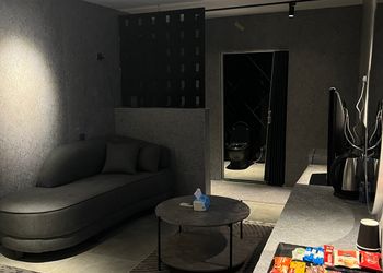 استديو بتصميم هادئ وسرير مريح 