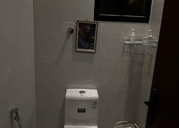 شقة ٣ غرف نوم صالة ومطبخ